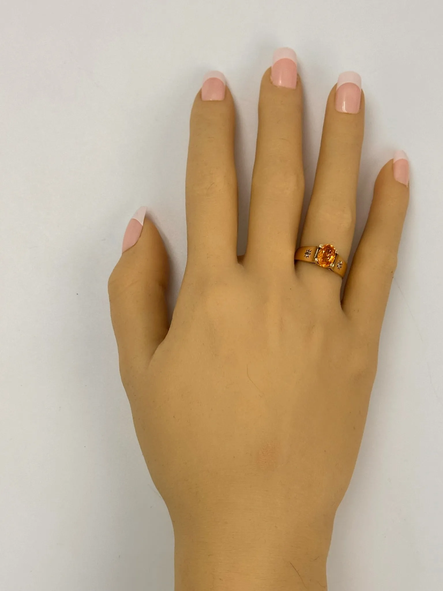 Stunning Yellow Gold Ring with Captivating Golden Sapphire and Diamonds