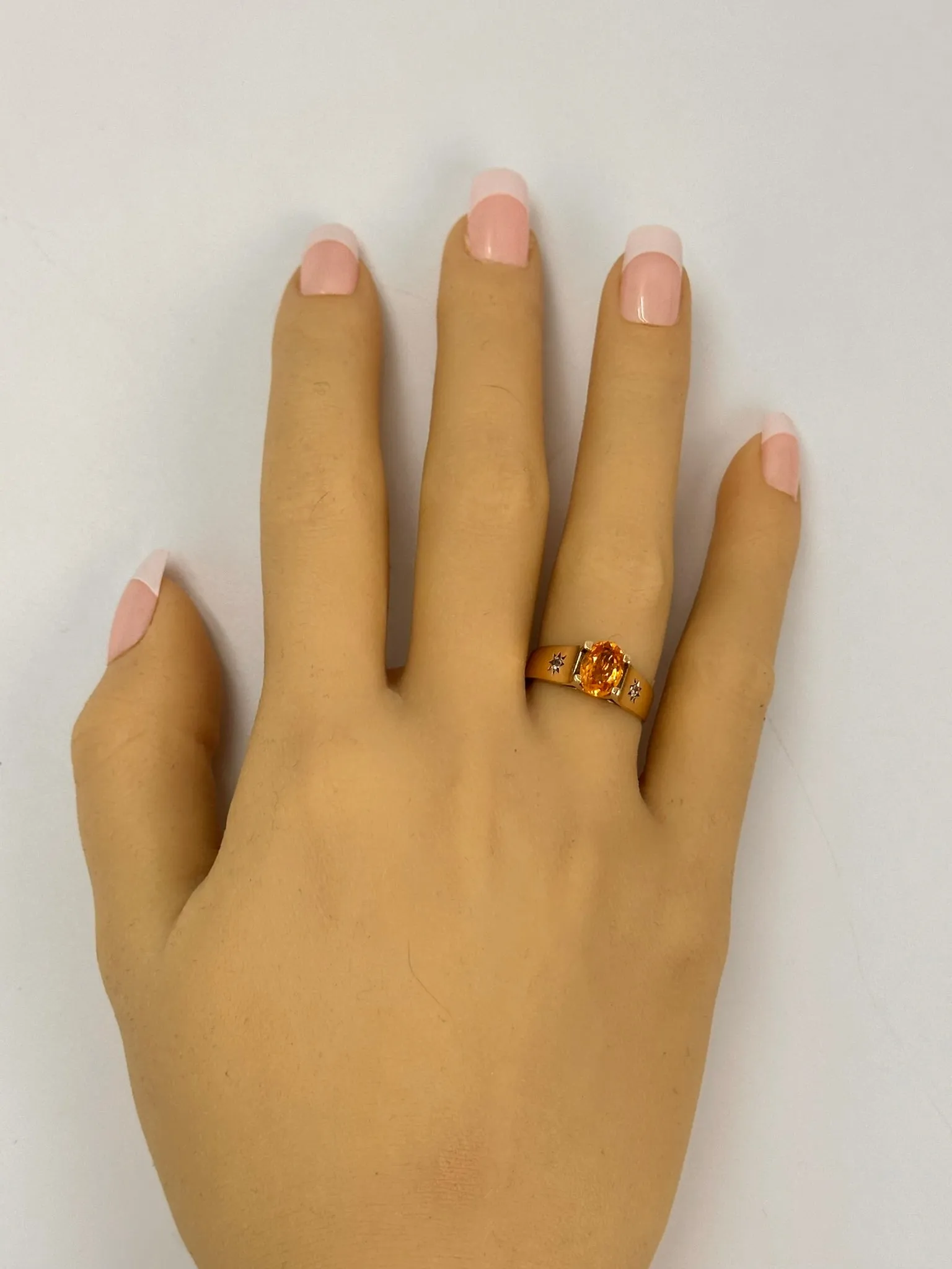 Stunning Yellow Gold Ring with Captivating Golden Sapphire and Diamonds