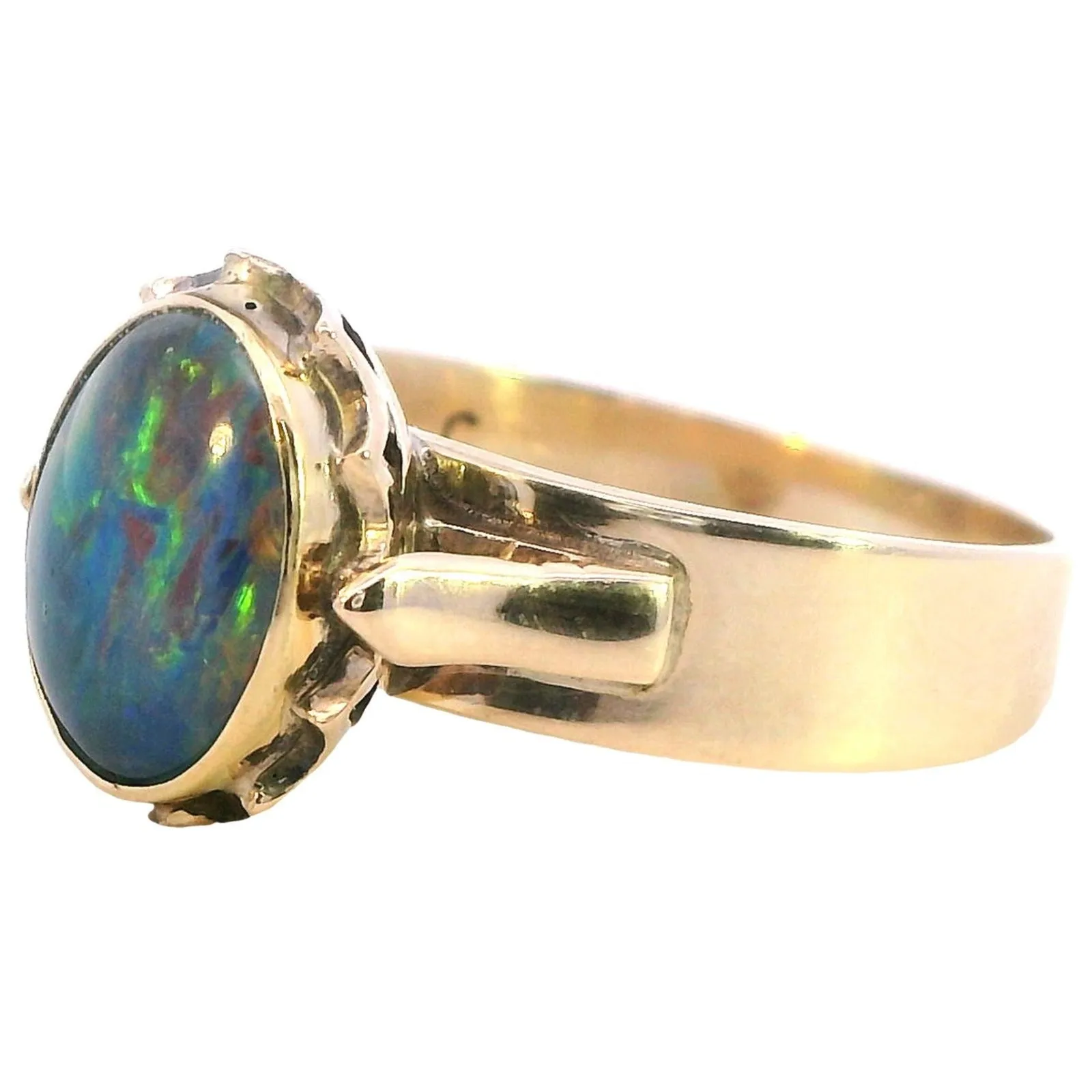 Sustainable Elegance: Radiant 9ct Yellow Gold Opal Triplet Ring