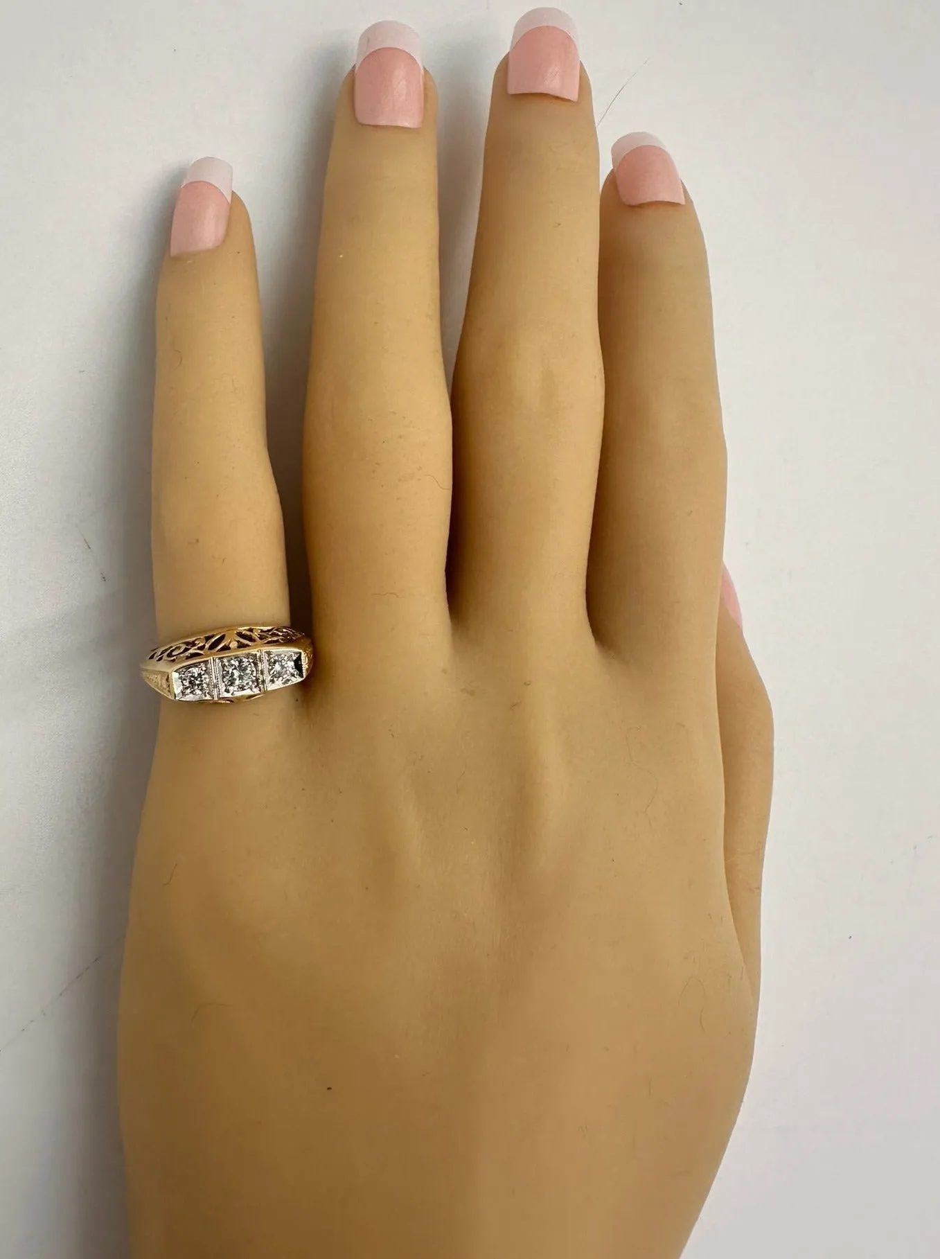 Timeless Vintage 9ct Yellow & White Gold Diamond Ring