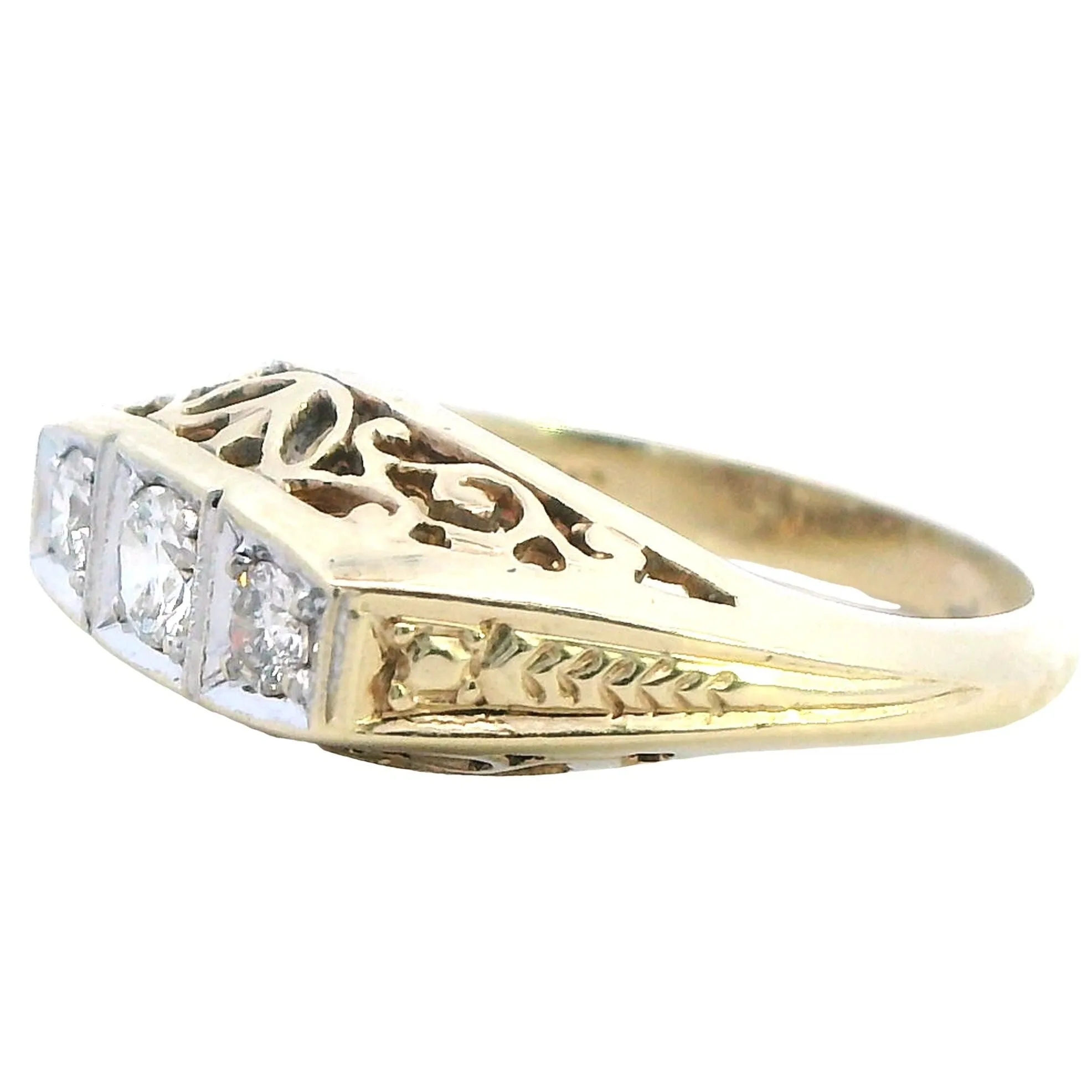 Timeless Vintage 9ct Yellow & White Gold Diamond Ring